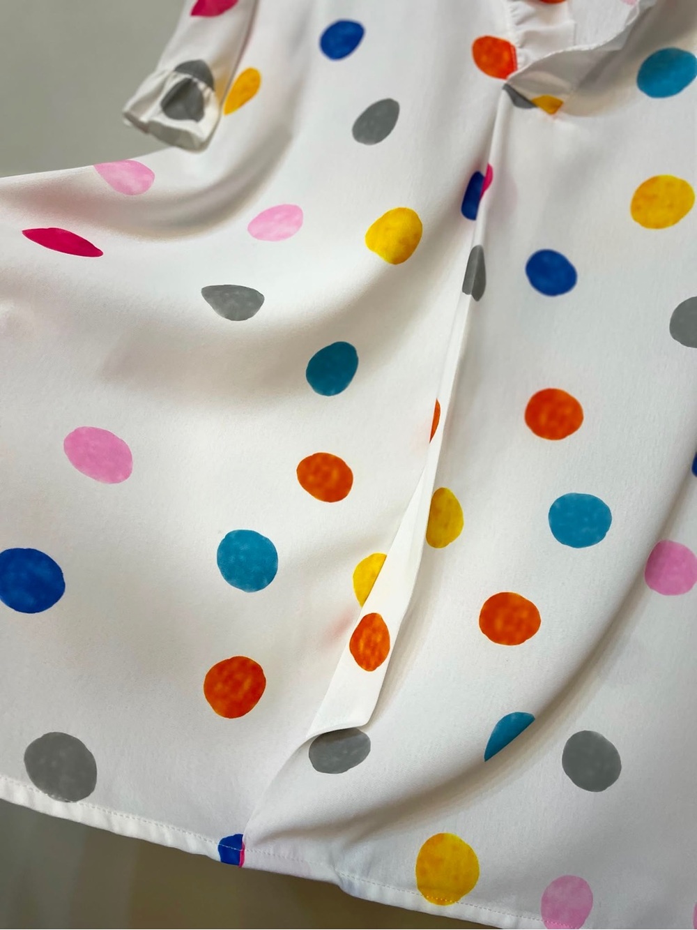 💛 Light Summer White Top with colourful dots - Picture 2 of 8